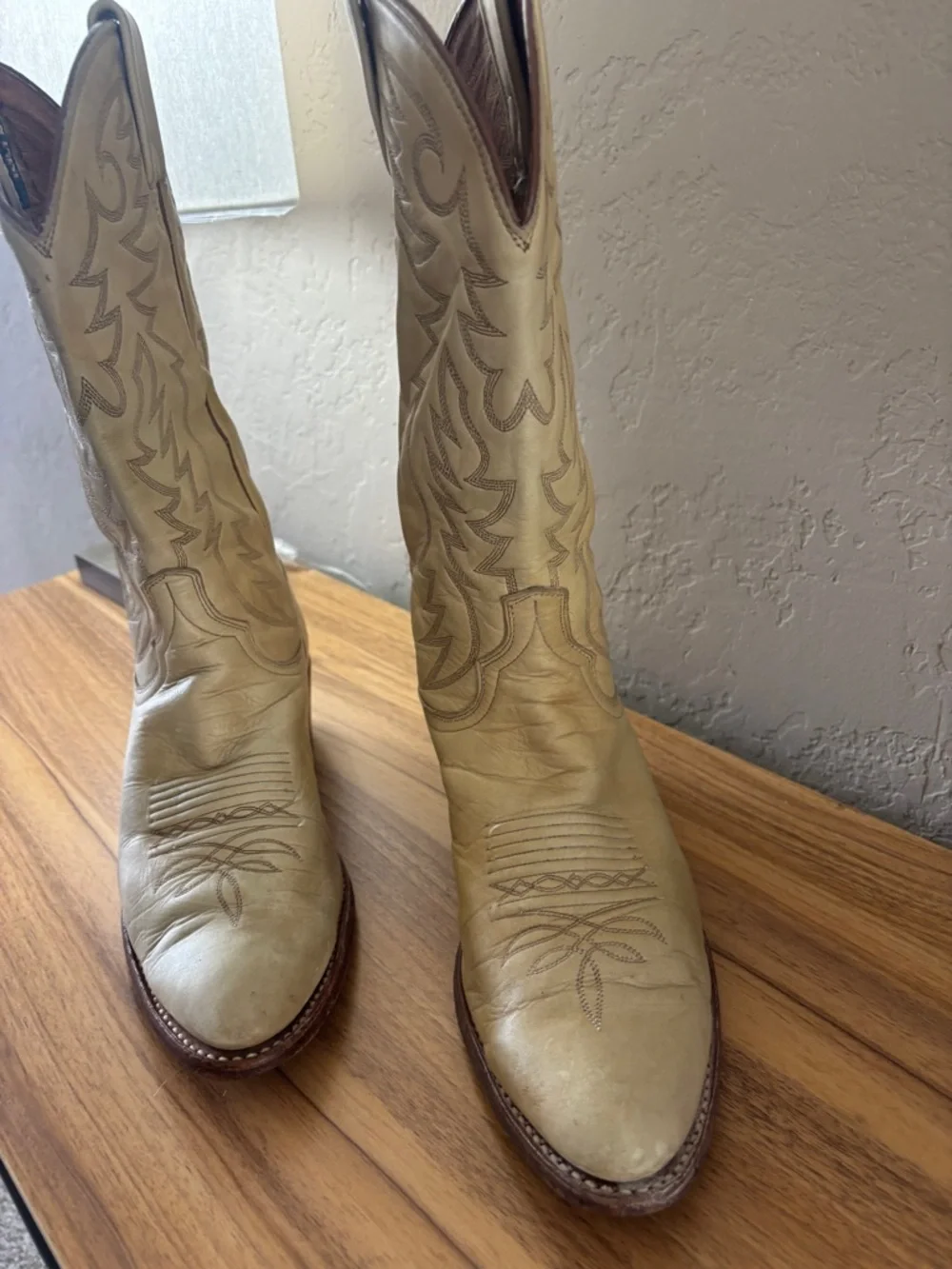 Mens  9.5 Vintage Dan Post Light Tan Leather western  Cowboy Boots Made In USA